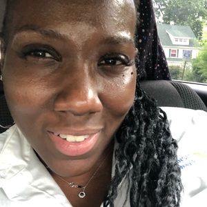 Meet your Posher, Latisha